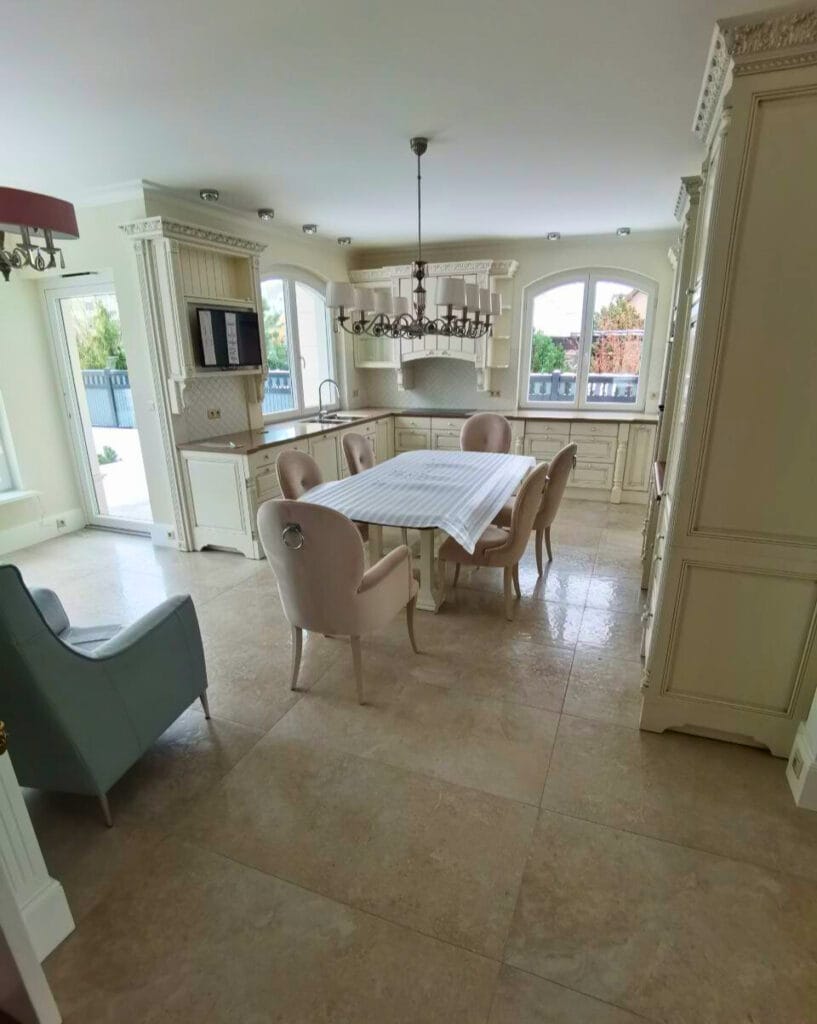 Realizacje glazurnicze - kuchnia z gresu marmurowego